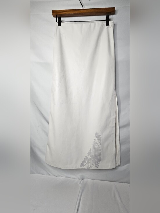Alice + Olivia Dresses & Skirts - Alice + Olivia Women's Off white Maeve Vegan Midi Skirt Size 6
